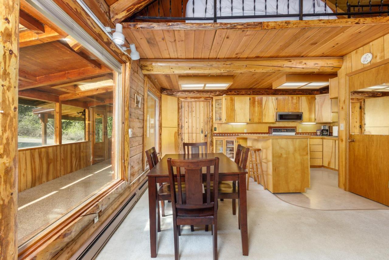 Alpine Meadows Log Cabin Girdwood Exterior photo