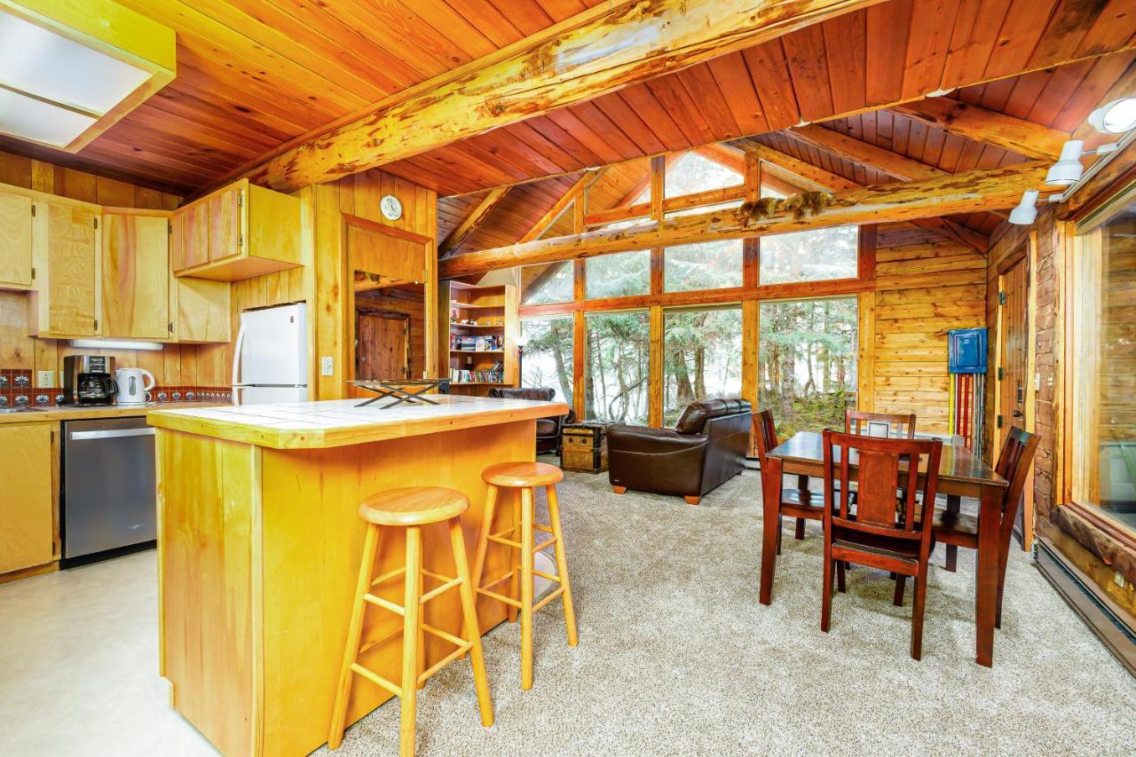 Alpine Meadows Log Cabin Girdwood Exterior photo