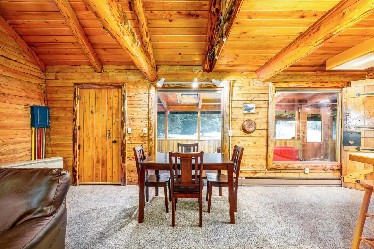 Alpine Meadows Log Cabin Girdwood Exterior photo