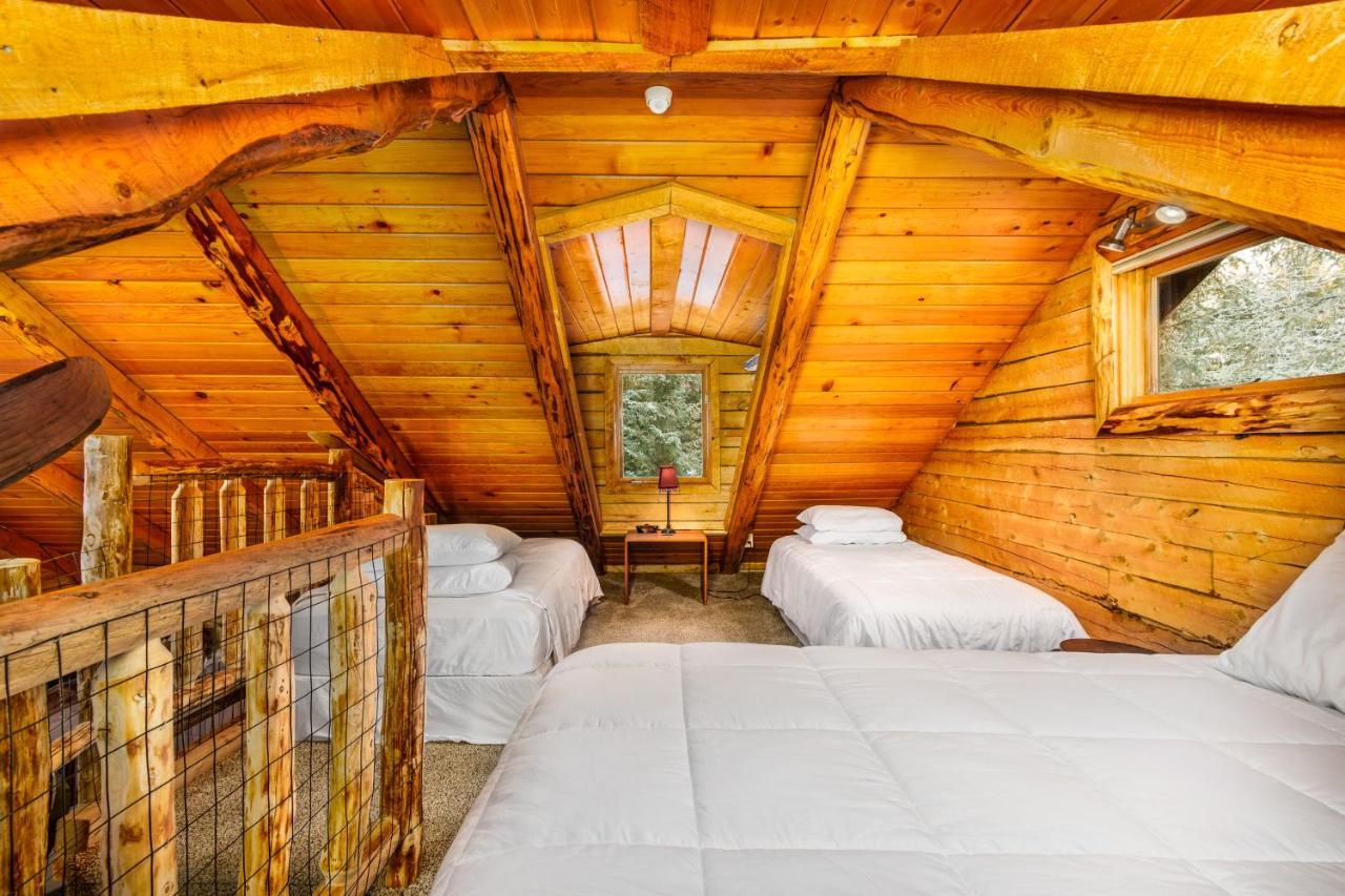 Alpine Meadows Log Cabin Girdwood Exterior photo